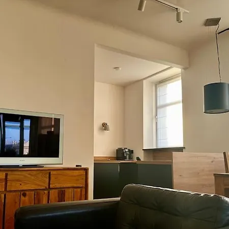 Center Apartment *