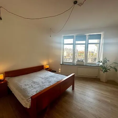 Center Apartment *
