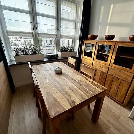 Center Apartment *